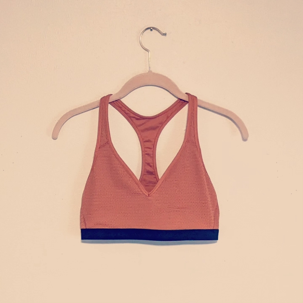 VICTORIA'S SECRET The Player Plunge Sport Bra Size Medium Color Ginger Glaze